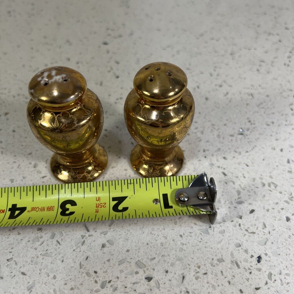 Vintage 22k Karat Floral Gold Coated Ceramic 2 5/8" Salt Pepper Shaker Set Pair - Picture 6 of 7